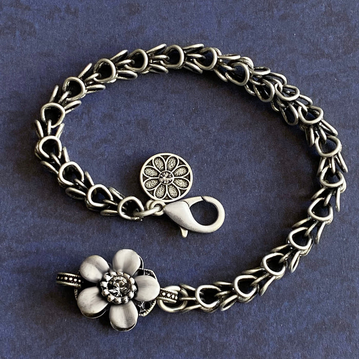 Silver 1960s Flower Bracelet BR452