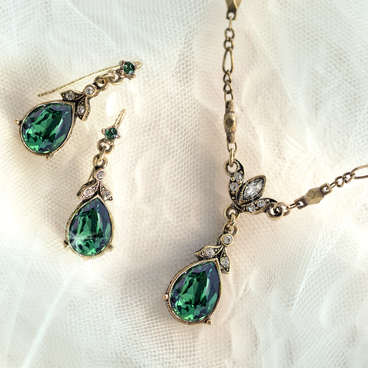Emerald Teardrop Necklace and Earring Set NE1170-EM