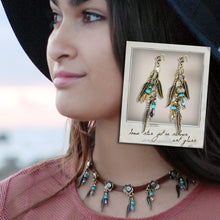 Load image into Gallery viewer, Feathers &amp; Beads 1960s Festival Leather Choker N1350