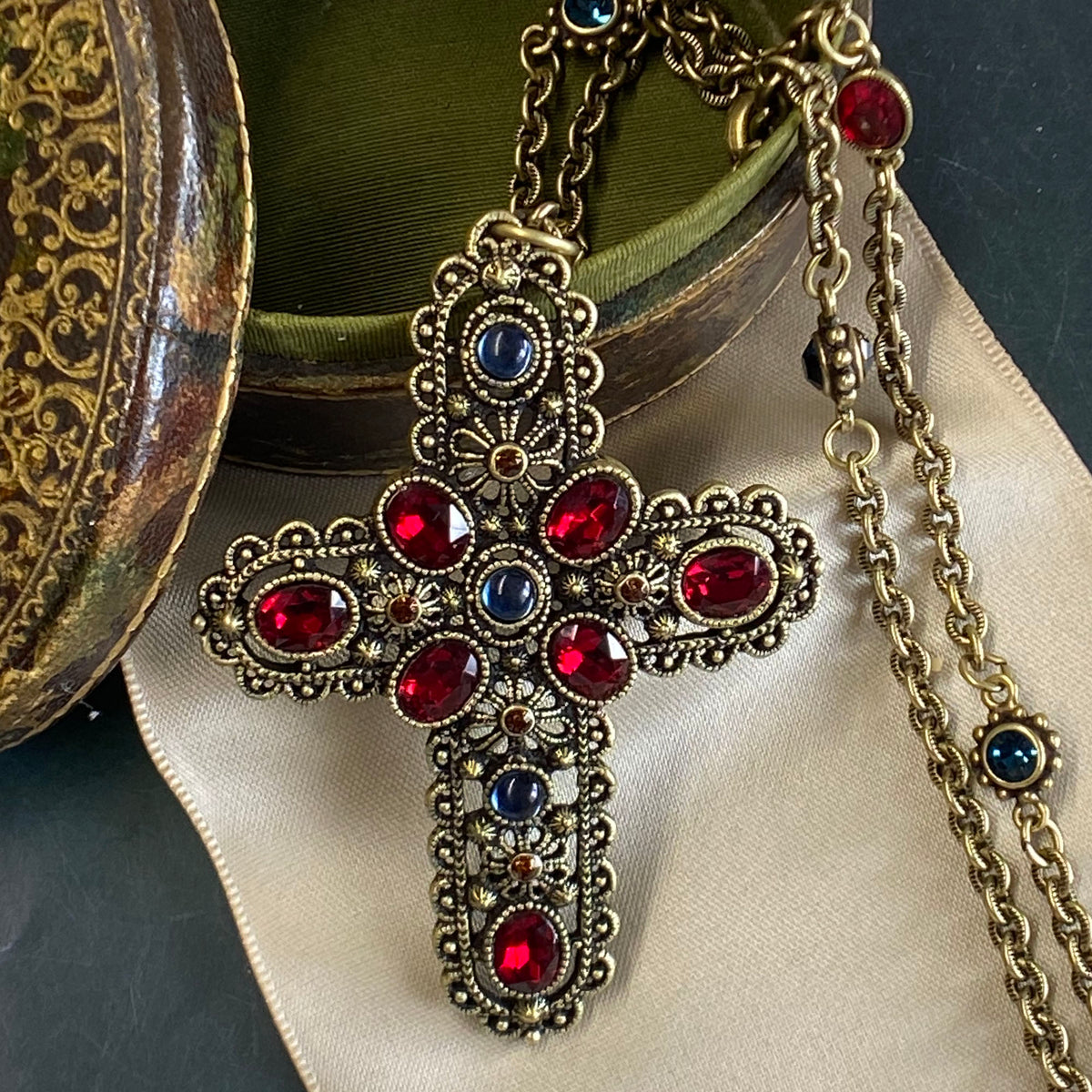 Royal Renaissance Vintage Cross Jewel Necklace N808