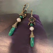 Load image into Gallery viewer, Vintage Jadeite Drop Earrings E1353