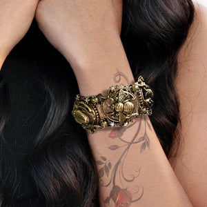 Elvira's Creepy Gothic Insect Bracelet EL_BR111
