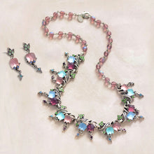 Load image into Gallery viewer, Vintage Satin Glass Tulips Necklace