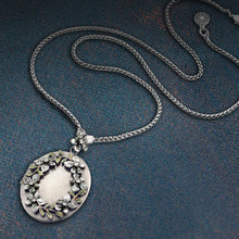 Load image into Gallery viewer, Oval Flower Locket Necklace N1537