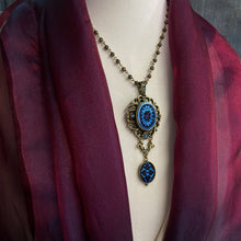 Load image into Gallery viewer, Peacock Vintage Glass Necklace N823