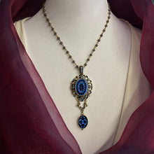 Load image into Gallery viewer, Peacock Vintage Glass Necklace N823