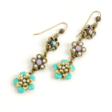 Load image into Gallery viewer, String of Flowers Earrings E230