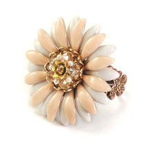 Load image into Gallery viewer, Daisy Flower Rings