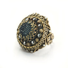 Load image into Gallery viewer, Crystal Medallion Ring