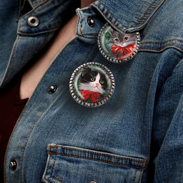 Retro Christmas Kitten Pin