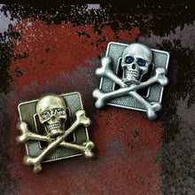 Load image into Gallery viewer, Skull &amp; Crossbones Pin P653