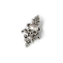 Load image into Gallery viewer, Small Gothic Skull Pin P656