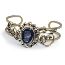 Load image into Gallery viewer, Intaglio Floral Bracelet BR498
