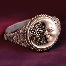 Load image into Gallery viewer, Crescent Moon Bracelet