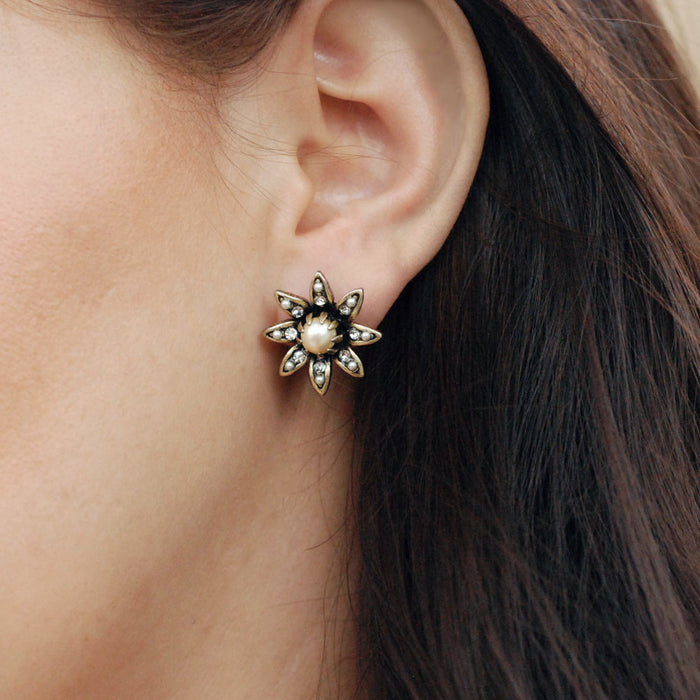 Pink Daisy Retro Flower Earrings E1316