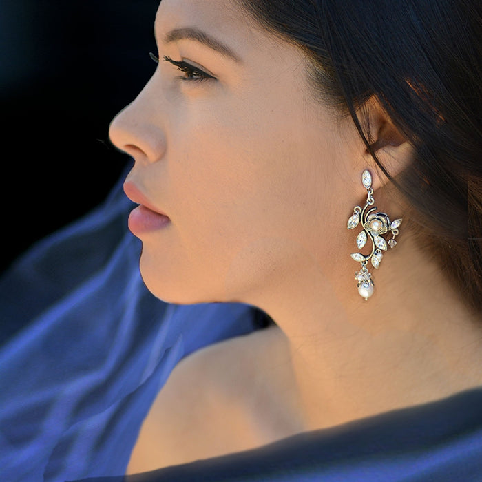 D'vine Earrings