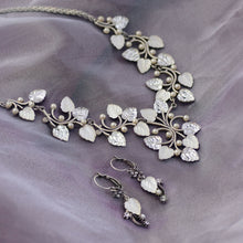 Load image into Gallery viewer, Satin Glass Leaves Earrings