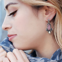 Load image into Gallery viewer, Daphne Intaglio Earrings E909