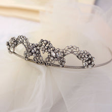 Load image into Gallery viewer, Wedding Garden Tiara
