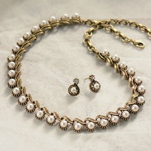 Load image into Gallery viewer, Iconic 1950s Collar Necklace
