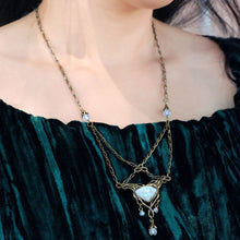 Load image into Gallery viewer, Futura Art Nouveau Necklace N114