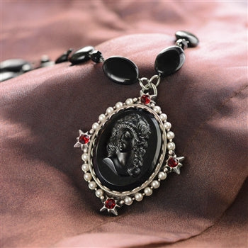 Vintage Jet Black Cameo Necklace N1383