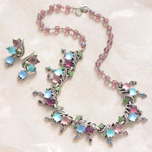 Load image into Gallery viewer, Triple Satin Tulips Earrings