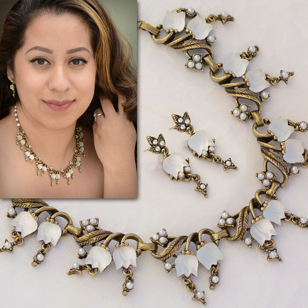 Vintage Satin Glass Tulips Necklace