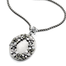 Load image into Gallery viewer, Oval Flower Locket Necklace N1537