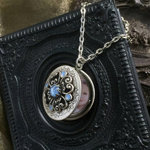 Load image into Gallery viewer, Vintage Star Sapphire Silver Locket
