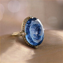 Load image into Gallery viewer, Faceted Glass Oval Intaglio Ring