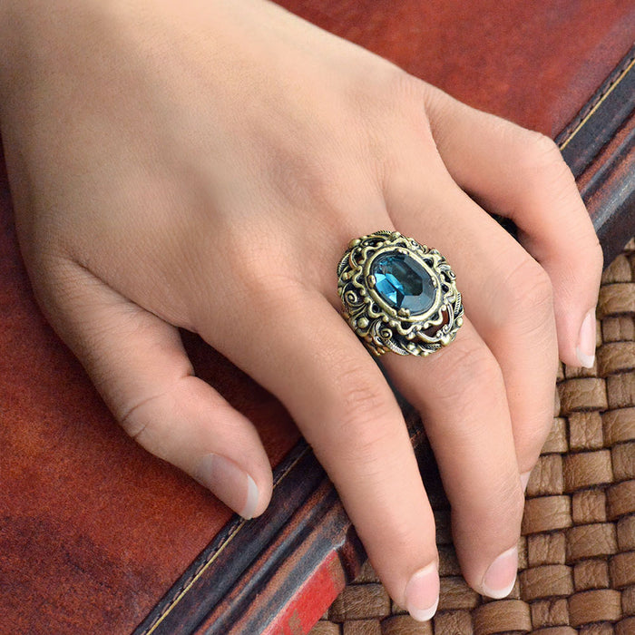 Vintage London Blue Stone Ring R543