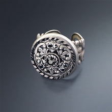 Load image into Gallery viewer, Window Medallion Ring
