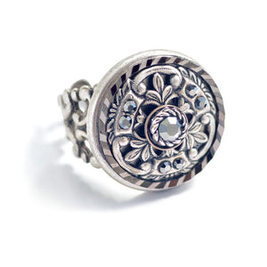 Window Medallion Ring R551