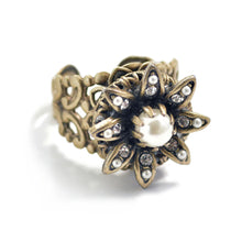 Load image into Gallery viewer, Wildflower Daisy Ring R552