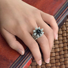Load image into Gallery viewer, Silver Wild Flower Daisy Ring