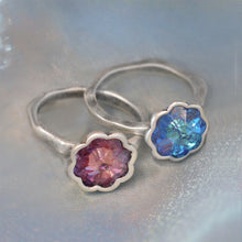 Load image into Gallery viewer, Vintage Crystal Flower Ring