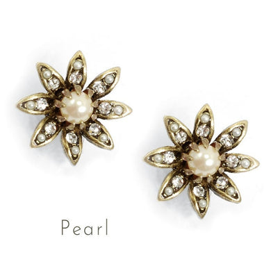 Daisy Vintage Earrings, Pearl Flower Earrings, Retro Flower Earrings, Mid Century Bridesmaid Wedding stud Earrings, E1316